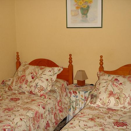 Hostal Puerta Bonita Vista Alegre Madrid Exteriör bild