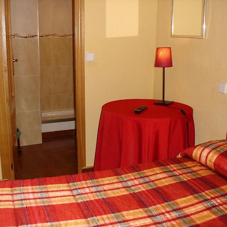 Hostal Puerta Bonita Vista Alegre Madrid Exteriör bild