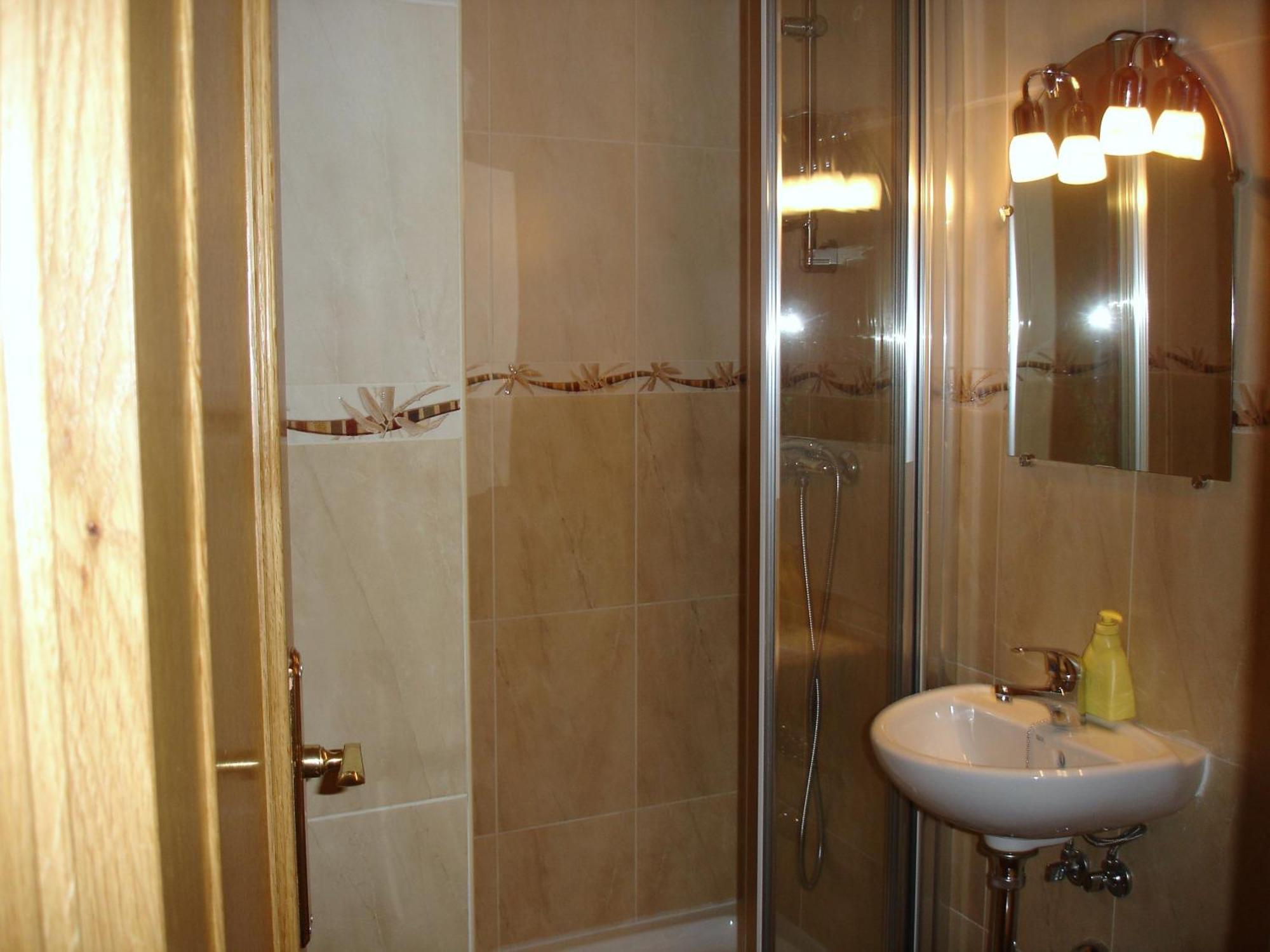 Hostal Puerta Bonita Vista Alegre Madrid Exteriör bild
