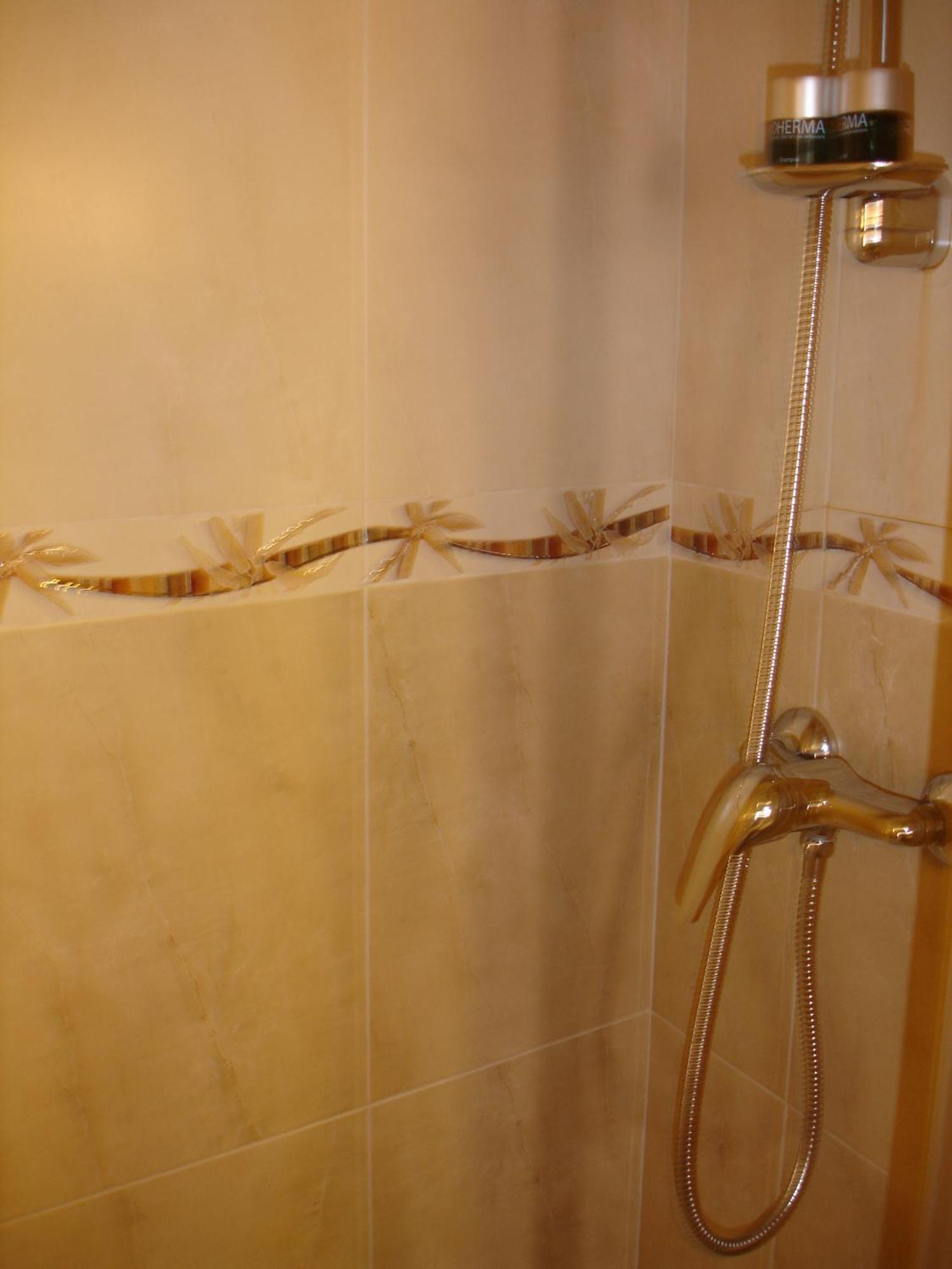 Hostal Puerta Bonita Vista Alegre Madrid Exteriör bild