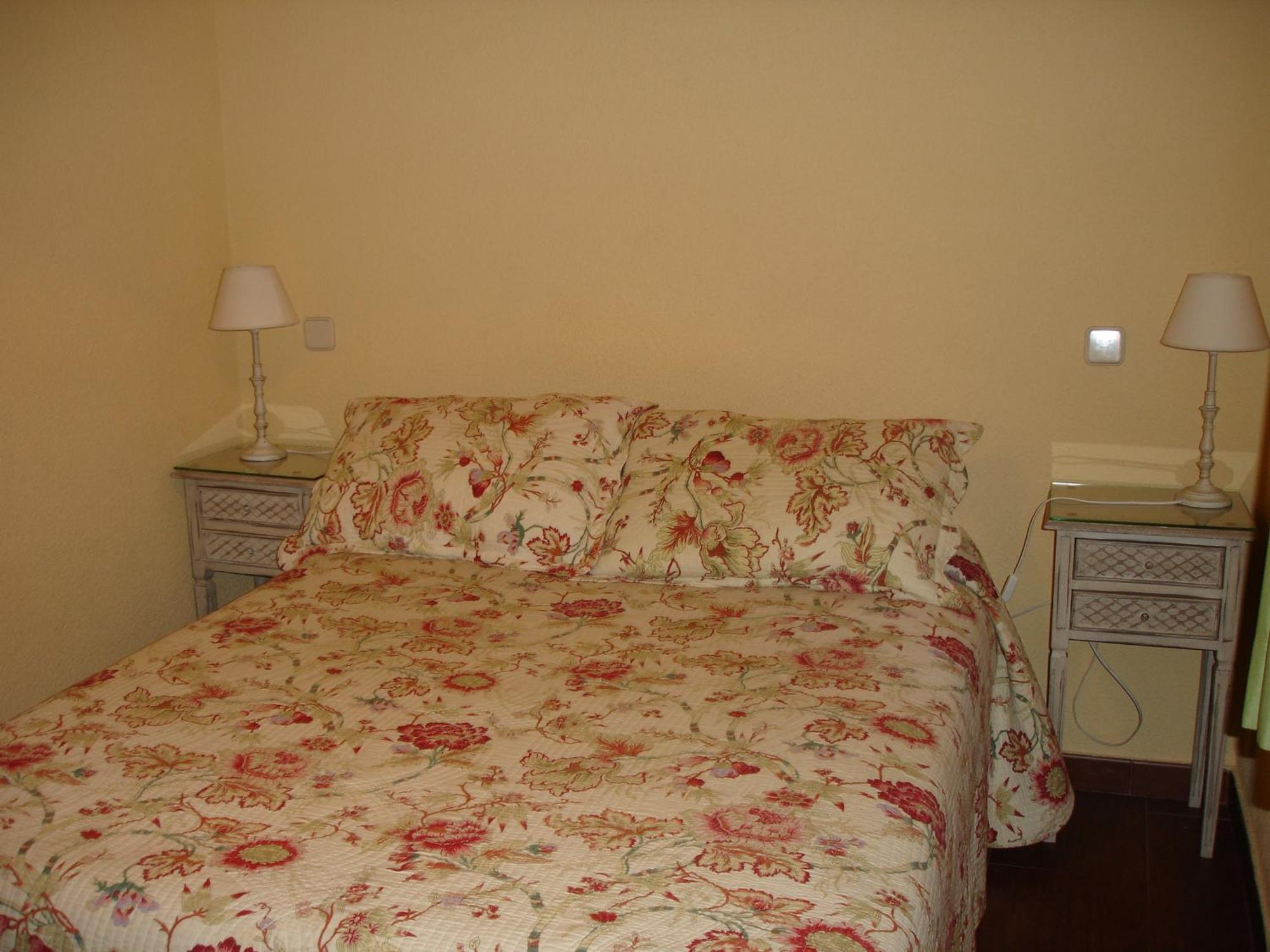 Hostal Puerta Bonita Vista Alegre Madrid Exteriör bild