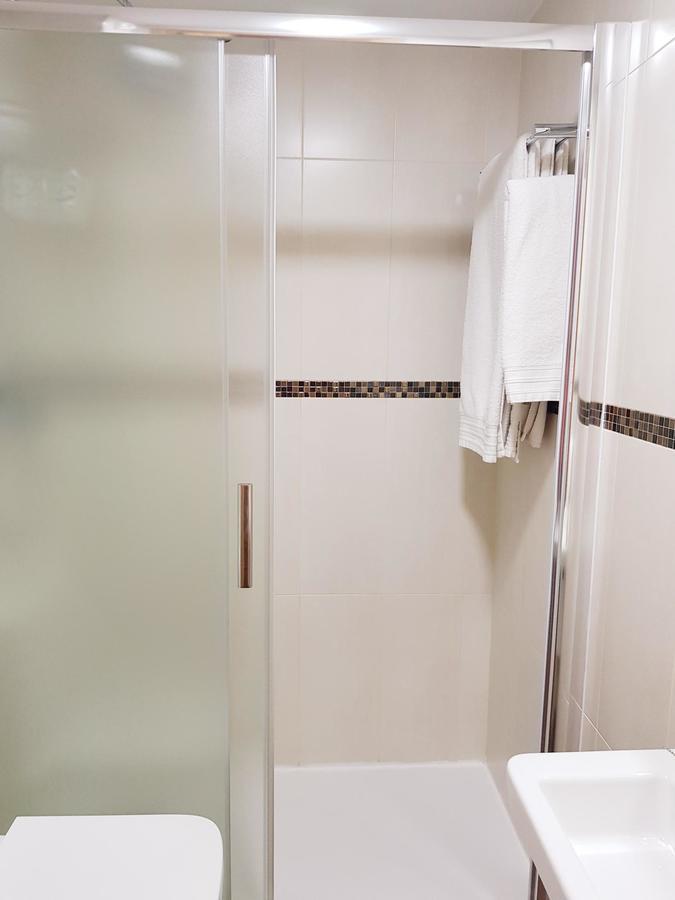 Hostal Puerta Bonita Vista Alegre Madrid Exteriör bild