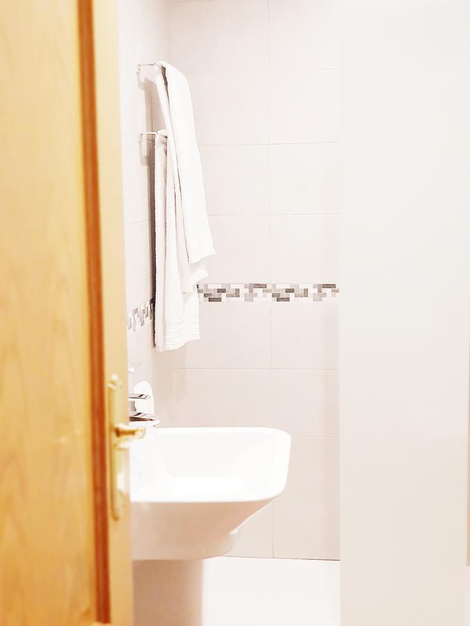 Hostal Puerta Bonita Vista Alegre Madrid Exteriör bild