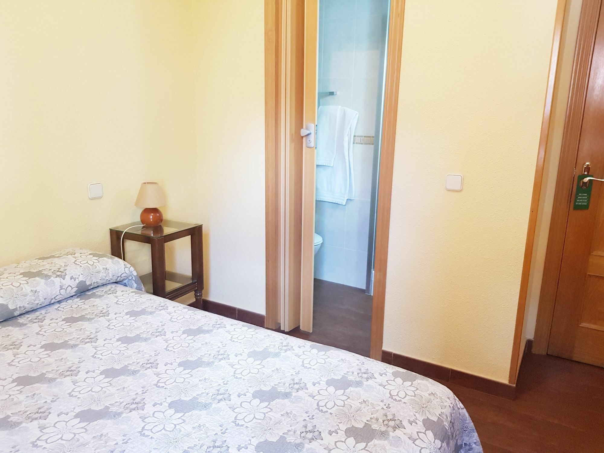 Hostal Puerta Bonita Vista Alegre Madrid Exteriör bild