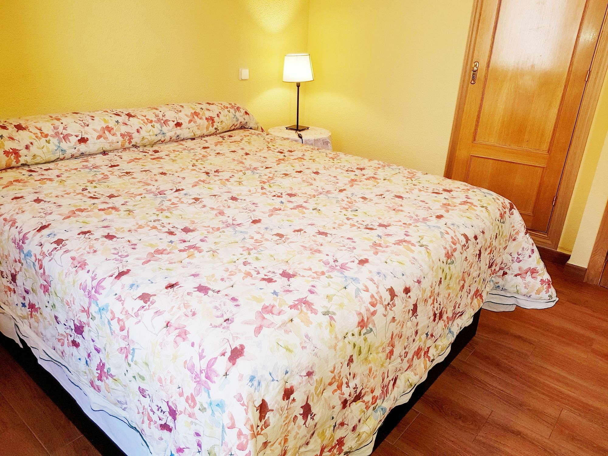 Hostal Puerta Bonita Vista Alegre Madrid Exteriör bild